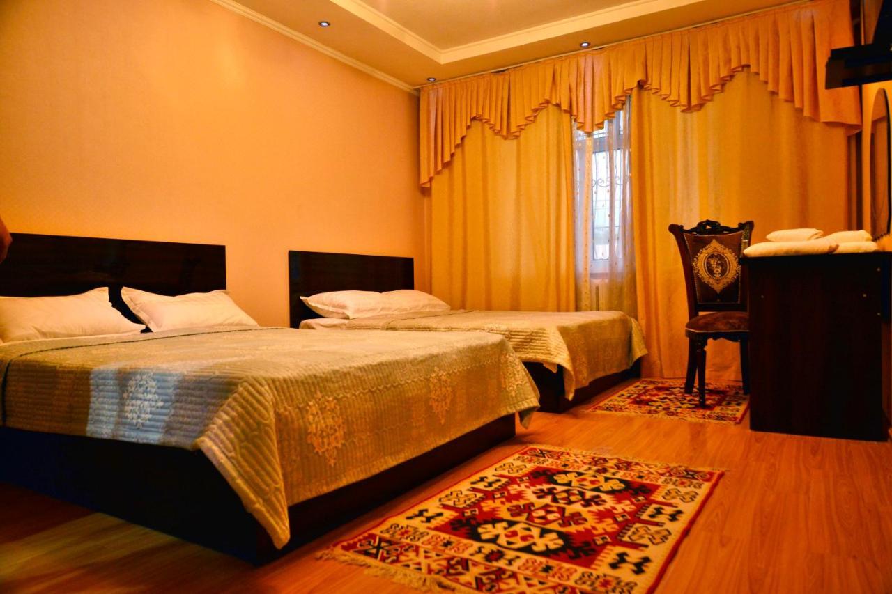 Astoria B&B Oş Exterior foto